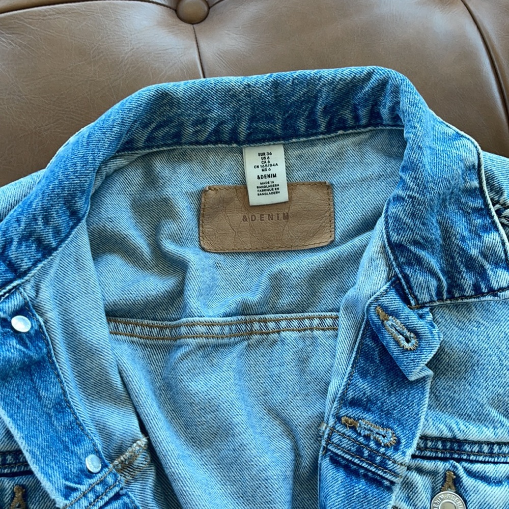 Denim jacket - Picture 2 of 3